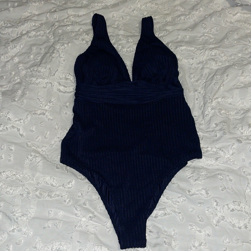 Cupshe one piece bathing suit in navy blue-size L